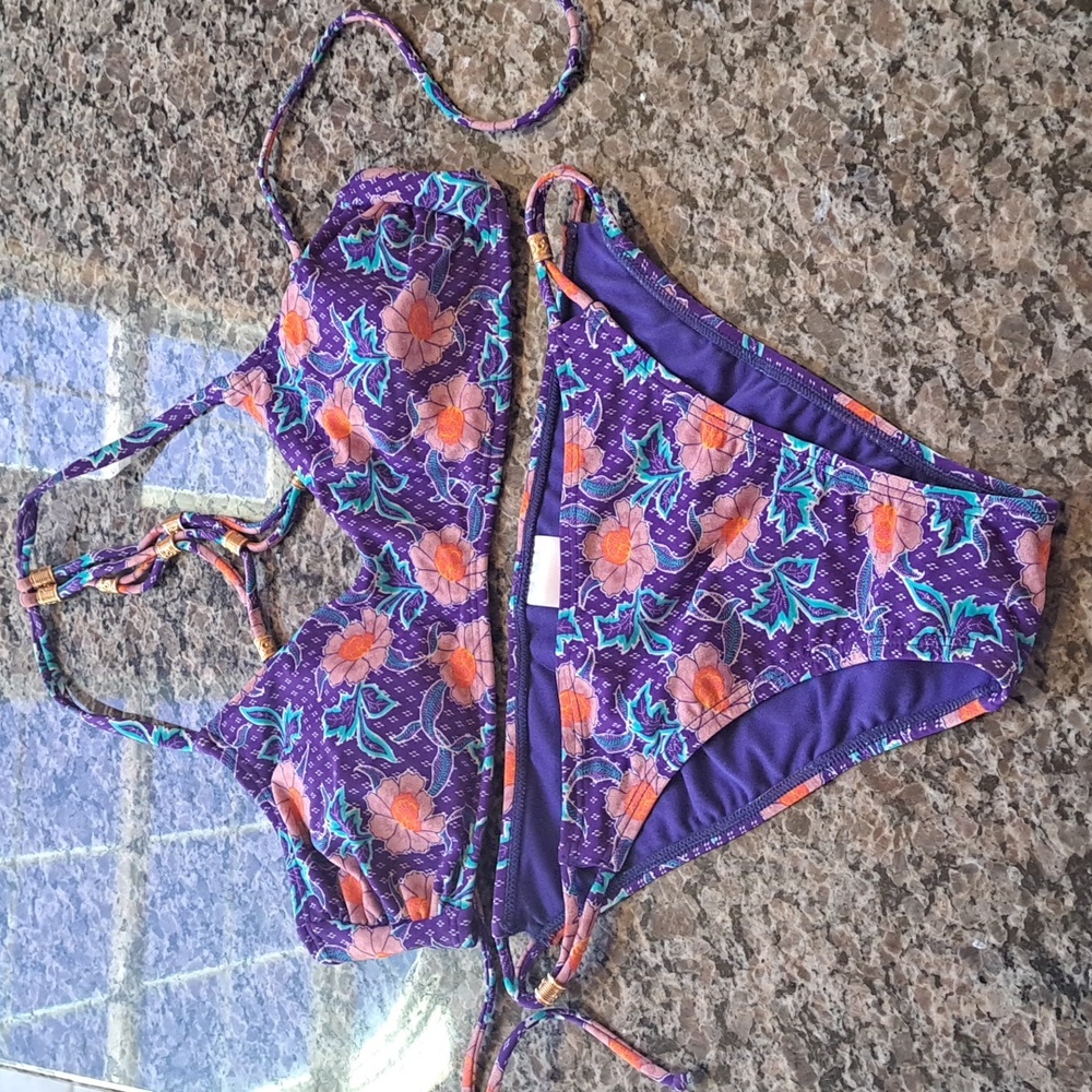 Strappy bikini